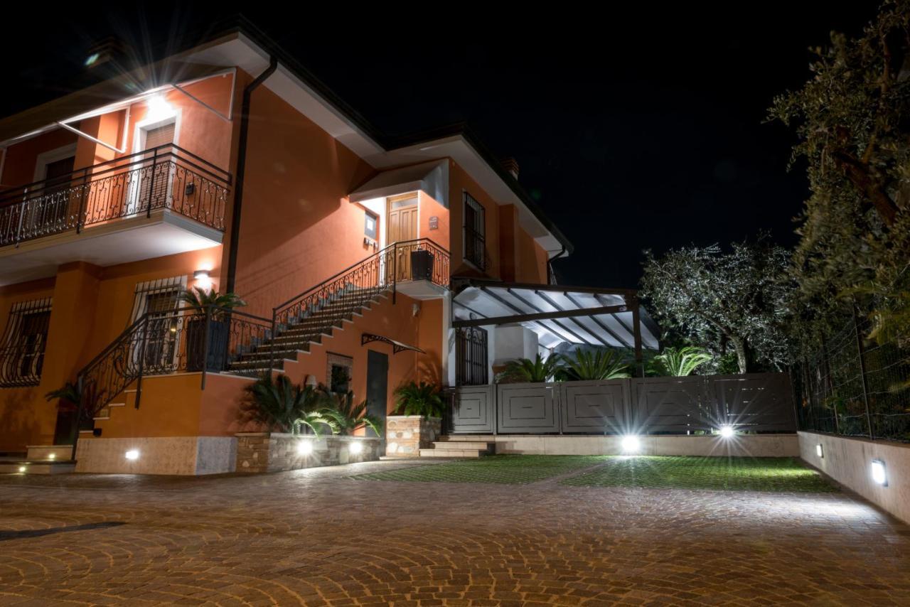 Bed and Breakfast H2O Сирмионе Экстерьер фото