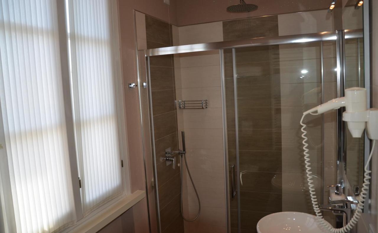 Bed and Breakfast H2O Сирмионе Экстерьер фото