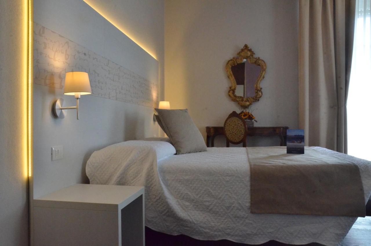 Bed and Breakfast H2O Сирмионе Экстерьер фото